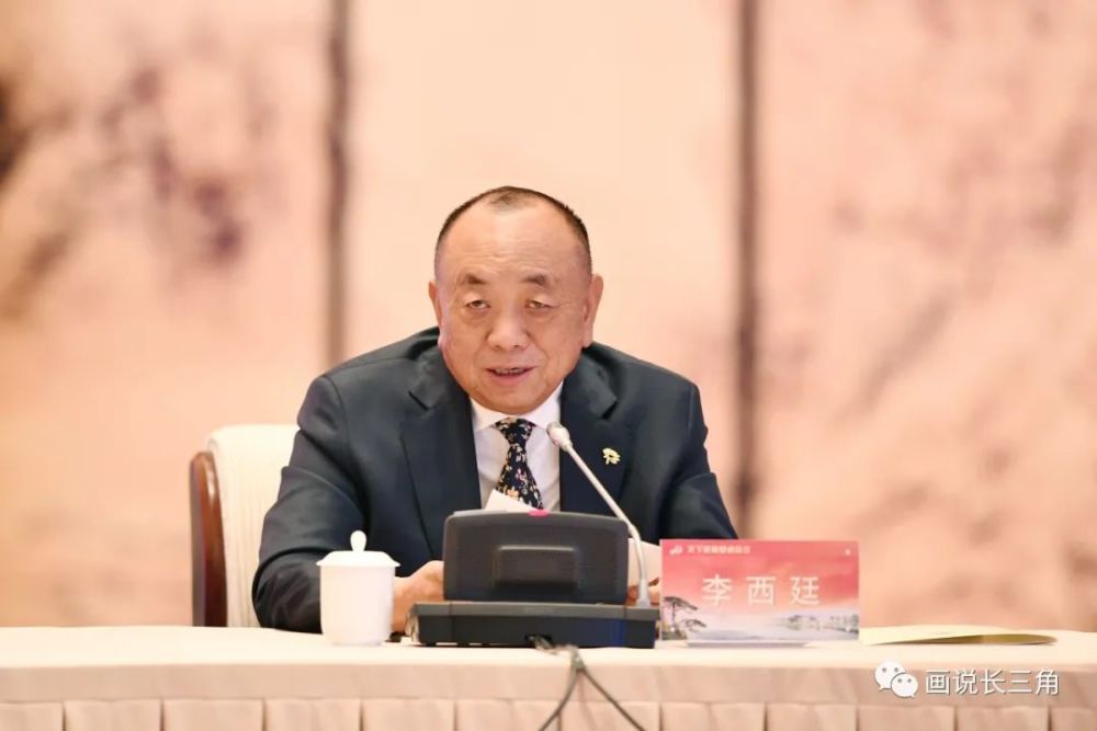 领略"天下徽商"大咖们的风采(排名不分先后):"以前投资安徽是家乡情怀