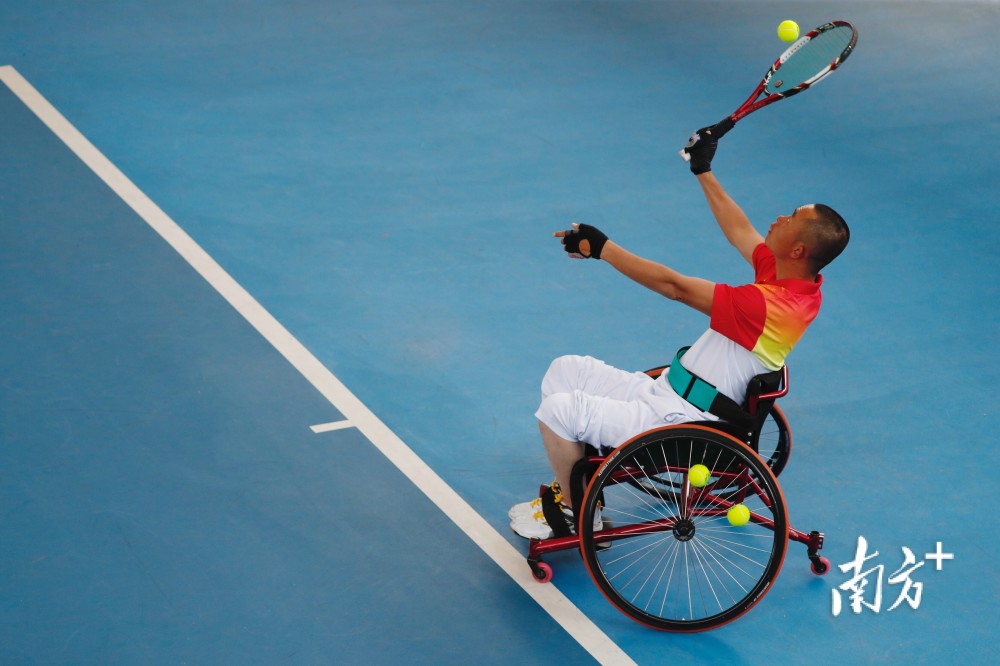 挥汗球场!全国第十一届残疾人运动会网球比赛在穗开赛