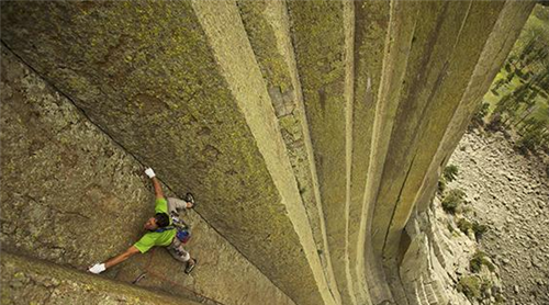 比珠峰更难爬的山:仅高264米,登顶者却不足100人,被称"魔鬼塔"