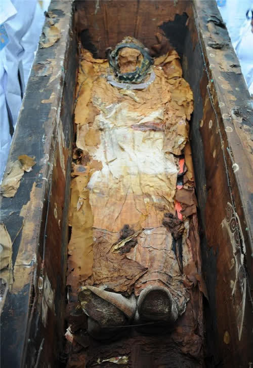 为何万历帝朱翊钧28年不上朝?郭沫若挖开墓室后:换你也不会上朝