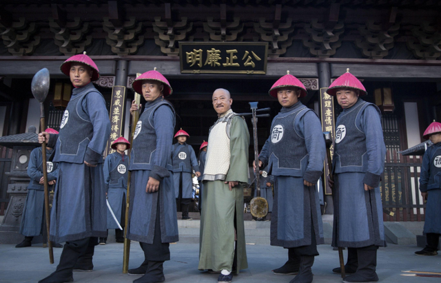 清朝奇案:光棍与人妻私通,买早餐路上暴毙,全靠县令一个梦破案