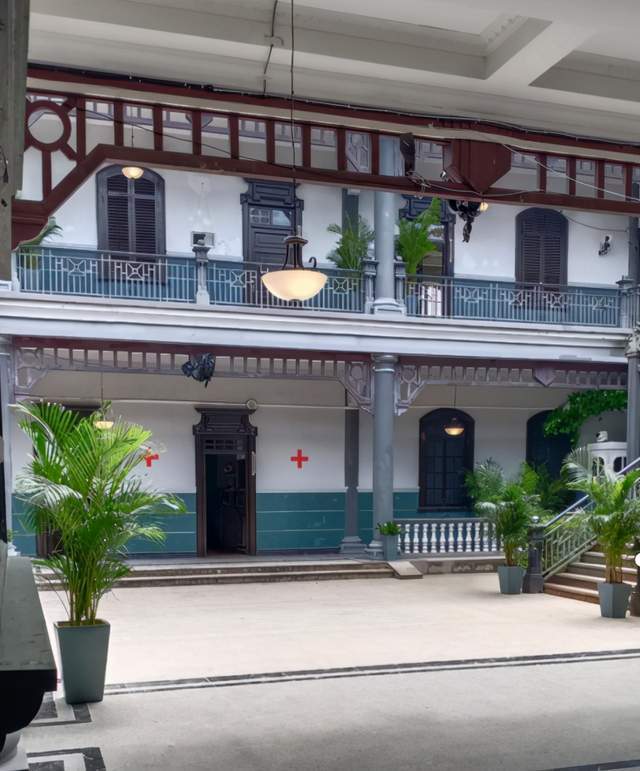 已经有网友猜测:"民国题材一般都很恐怖,《如月饭店》那期还历历在目