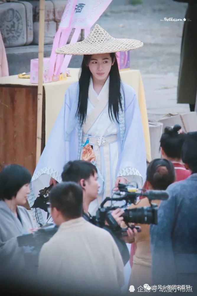 宋亚轩古风女装太惊艳了_腾讯新闻