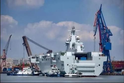 31海南舰:近期入列了南海舰队,填补了海军无两栖攻击舰的空白