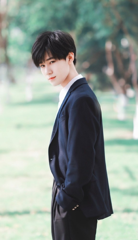 壁纸张真源我与神明画押赌你心动一刹