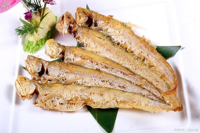 辽河刀鱼是产自辽河里的刀鱼,学名"刀鲚鱼,又称辽河小刀鱼.