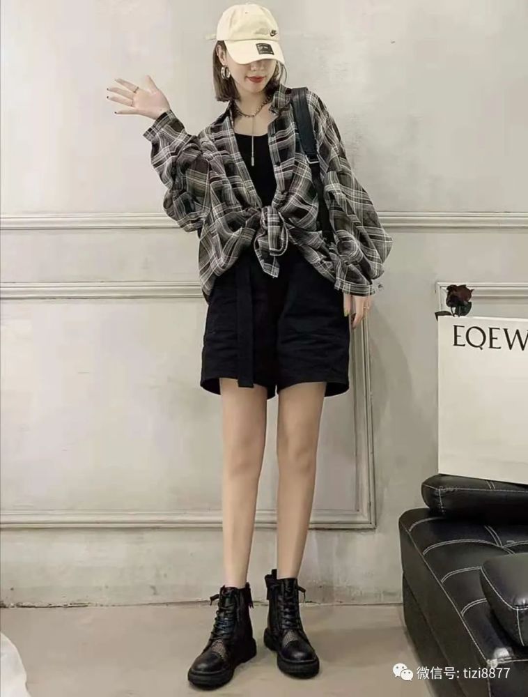 夏季镂空马丁靴搭配什么衣服好看