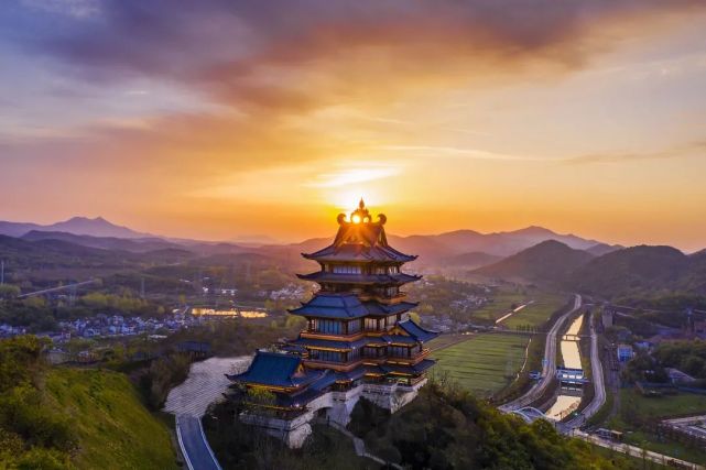 垒台昭旷远挹群峦江苏园博园紫东阁东大院