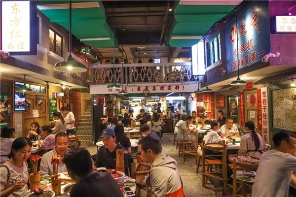 近两年明星开火锅店似乎成了潮流,陈赫,郑凯,李晨,沙溢等纷纷开创了