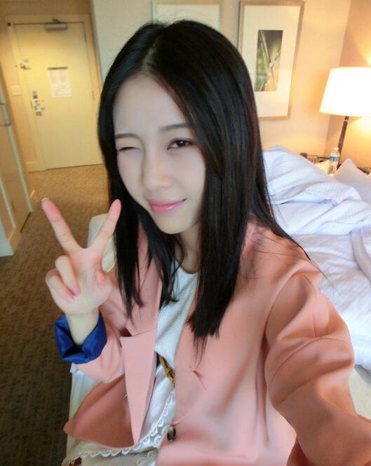 一代dota女神冷冷结婚生子那么同期出道的美女解说舞儿呢