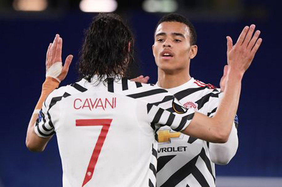 索帅提前确认卡瓦尼续约曼联下赛季更重用赛后一溜小跑拥抱他