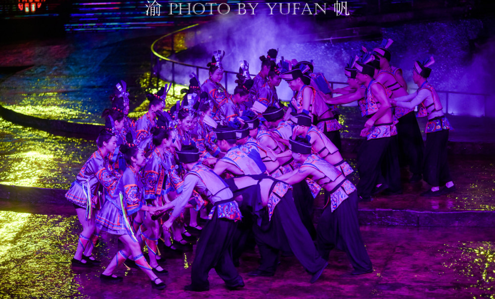 侗乡大戏《坐妹》:我只是想去看一场演出,没想到全程被撒狗粮