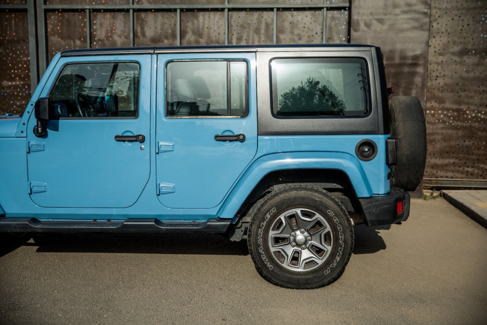 牧马人全车换色瓷器蓝 夏天就应该这样玩儿