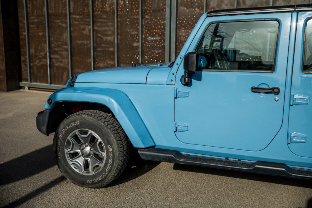 牧马人全车换色瓷器蓝 夏天就应该这样玩儿