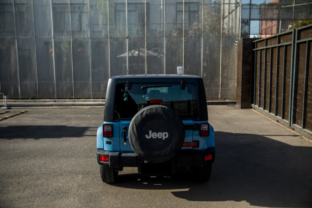 牧马人全车换色瓷器蓝 夏天就应该这样玩儿