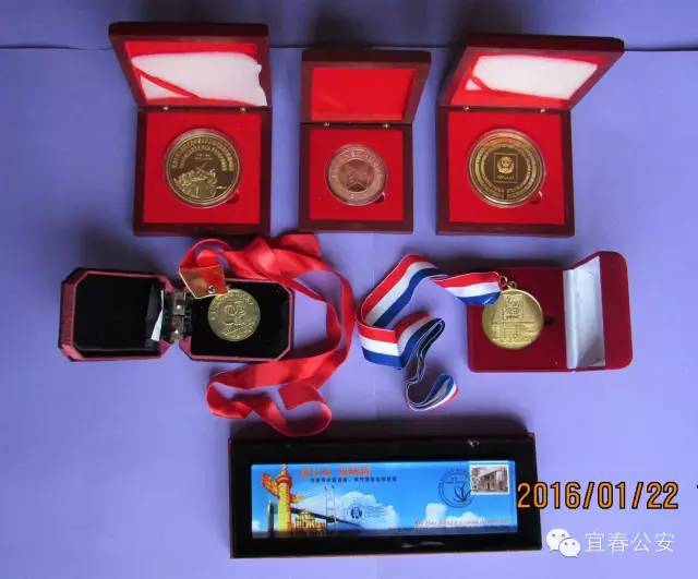 【警营文化】倾情方寸天地 点缀多彩人生|胡志雄|公安部|全国公安文联