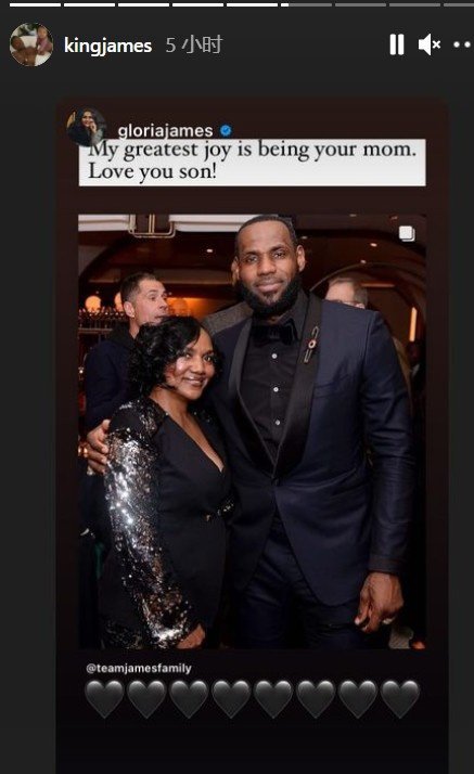 贴心詹姆斯母亲节举办家宴感谢母亲岳母与爱妻