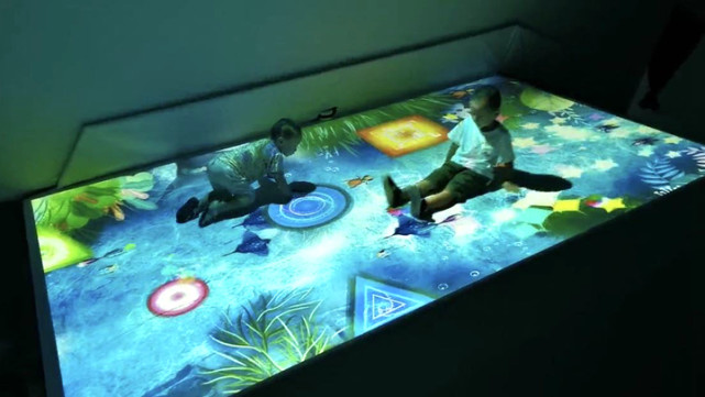 酷炫的地面互动投影,扩宽了人们的视野