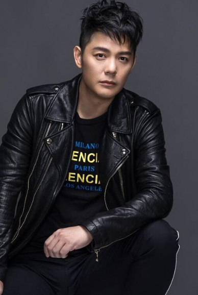 抛弃将自己捧红的发妻,转身娶了周丽淇的傅程鹏,如今怎么样了?_腾讯新