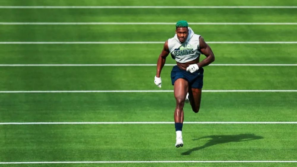 麦特卡夫参加美国田径黄金联赛100米比赛10秒37斩获小组第9