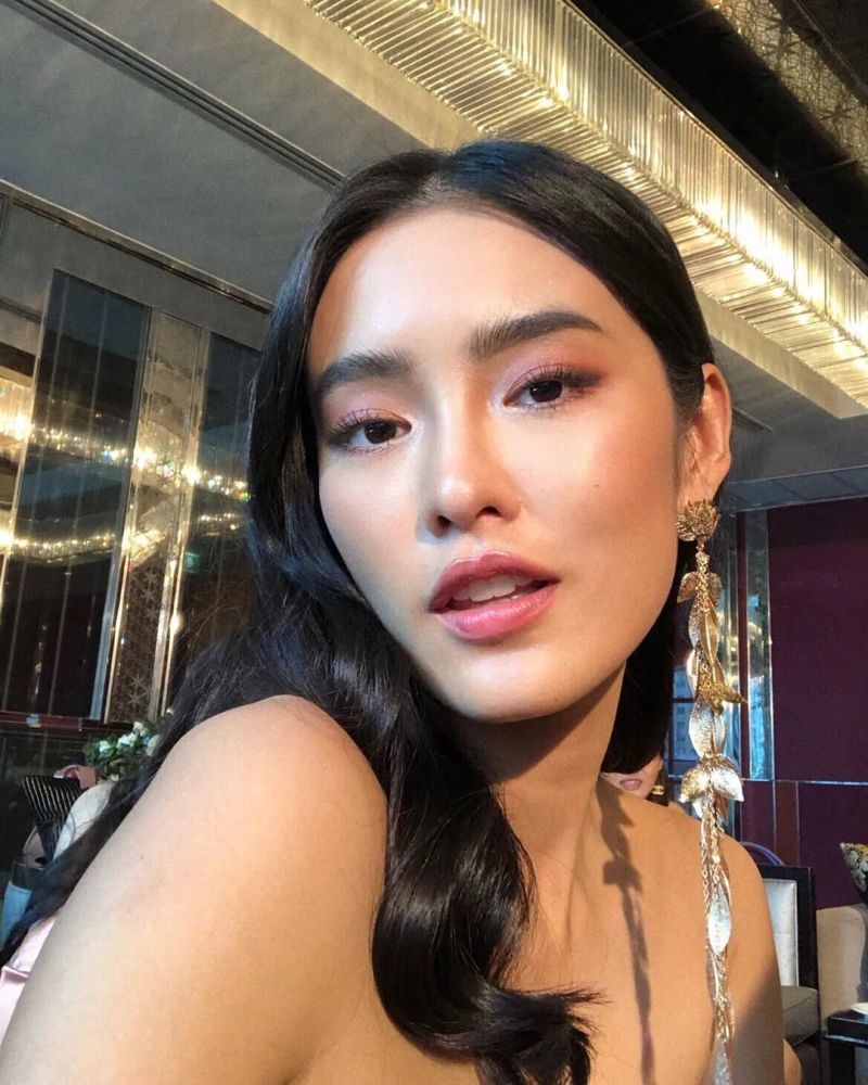 撞脸刘雯,腰细腿长还是超级学霸?这泰国美女的生活,我酸了