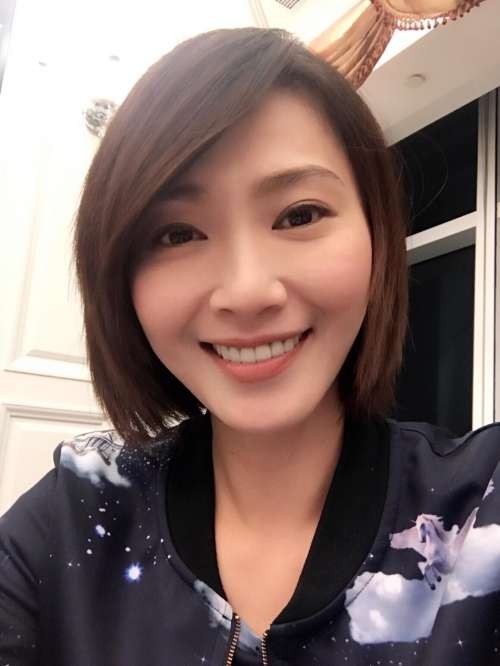 如今的侯怡君与萧大陆的感情很稳定,祝福二人可以一直幸福快乐下去,也