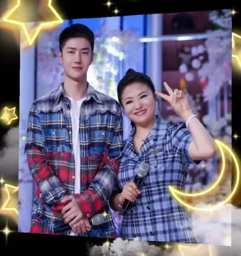 李雪琴妈妈追星成功为见王一博喝一瓶白酒还穿同款情侣格子衫