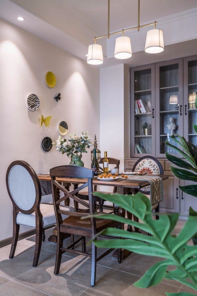 装修时她大胆的选择碎花背景,本以为会很俗气,没想到效果这么好