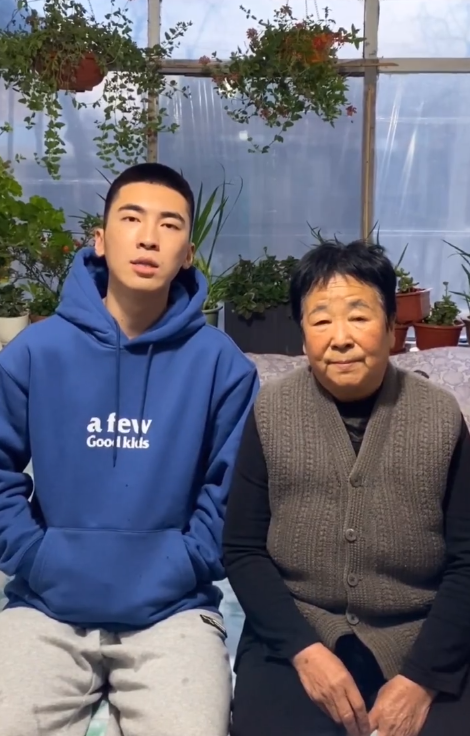 吸粉千万的"碎嘴"田姥姥,走红全靠调皮外孙?背后原因不简单