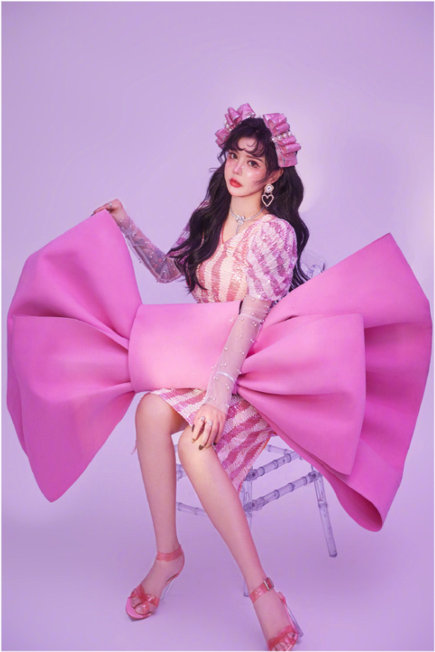 并且韩安冉还整容上瘾了,脸上挨过的刀,打过的针比绝大多数同龄人都要