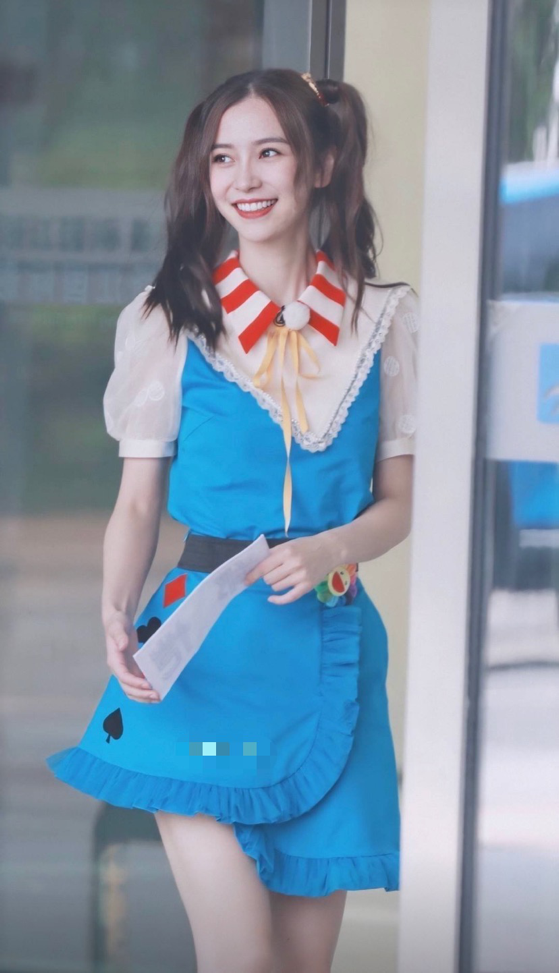 angelababy跑男上绑爱心双马尾甜美得像高中生网友真的是32岁吗