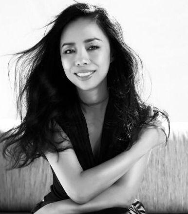 破裂",此后她用了很多年预备做一个好妻子,可和张鹰的良辰美景不长,却