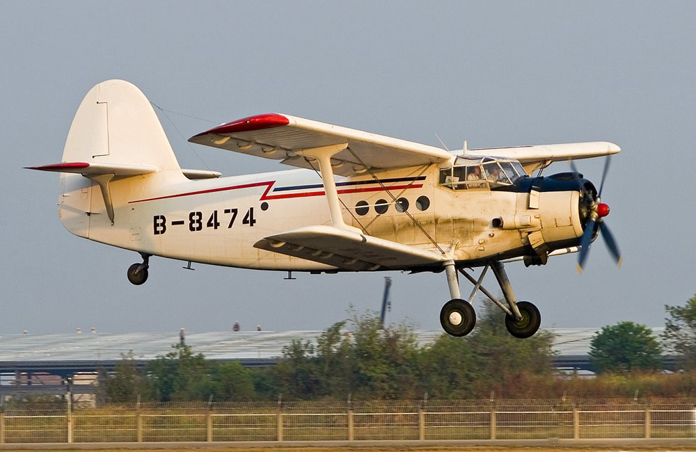 号称"空中拖拉机"的运-5有多好用?