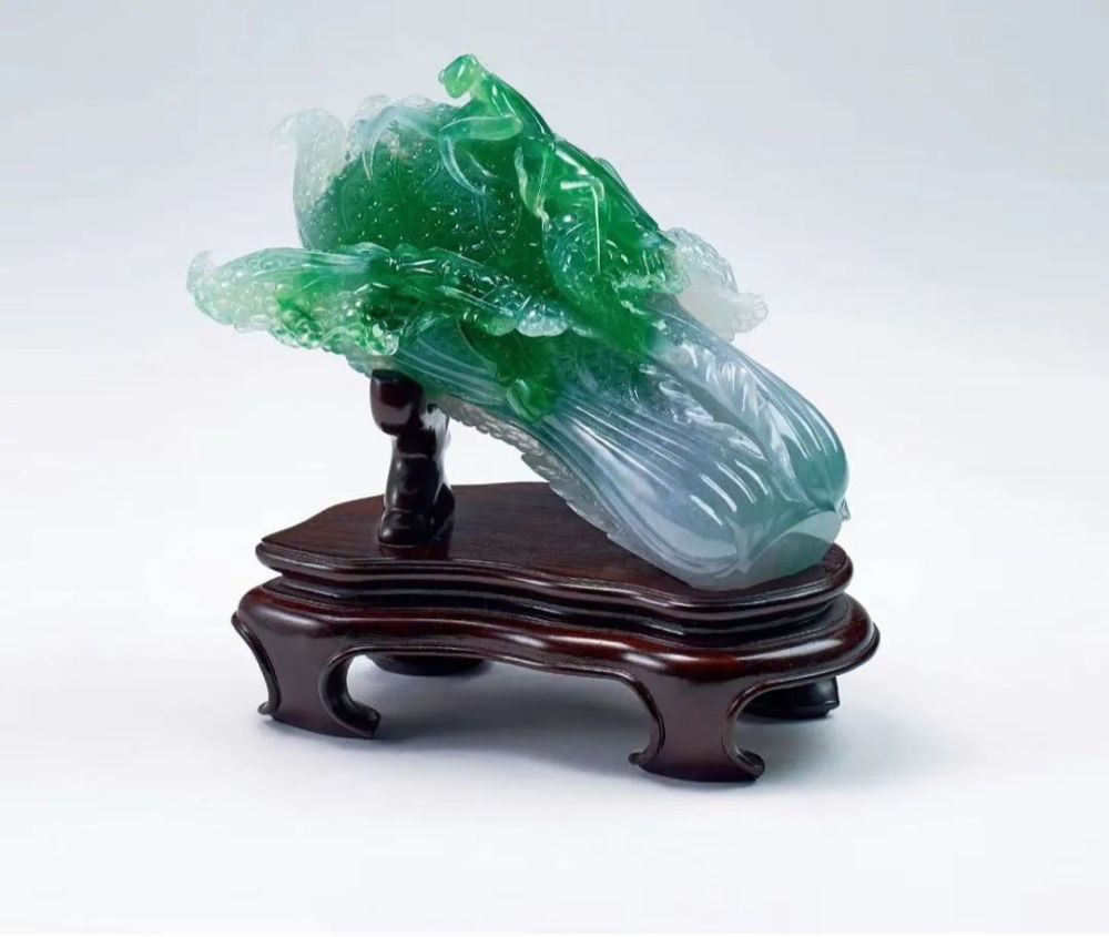 000 rmb值得一提的是,在华艺国际2019秋拍上,一件天然翡翠"翠玉白菜"