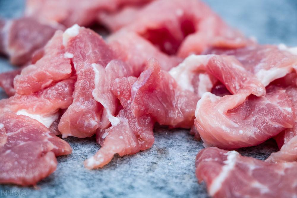 "毒羊肉"被央视曝光,瘦肉精添加长达十年,食用严重可导致死亡_腾讯