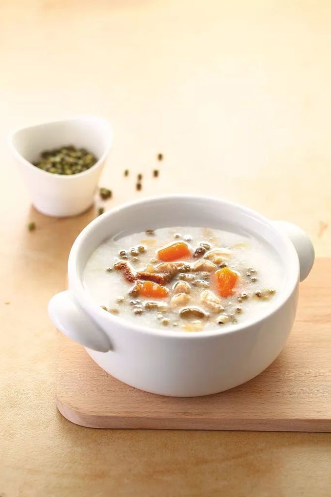 最好的食物就是山药薏米芡实粥了,胃寒可去