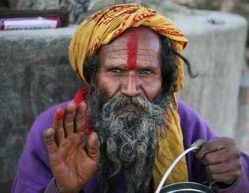 苦行僧作为"不可接触者","神的伺者"仍然受到印度内所有人的尊重