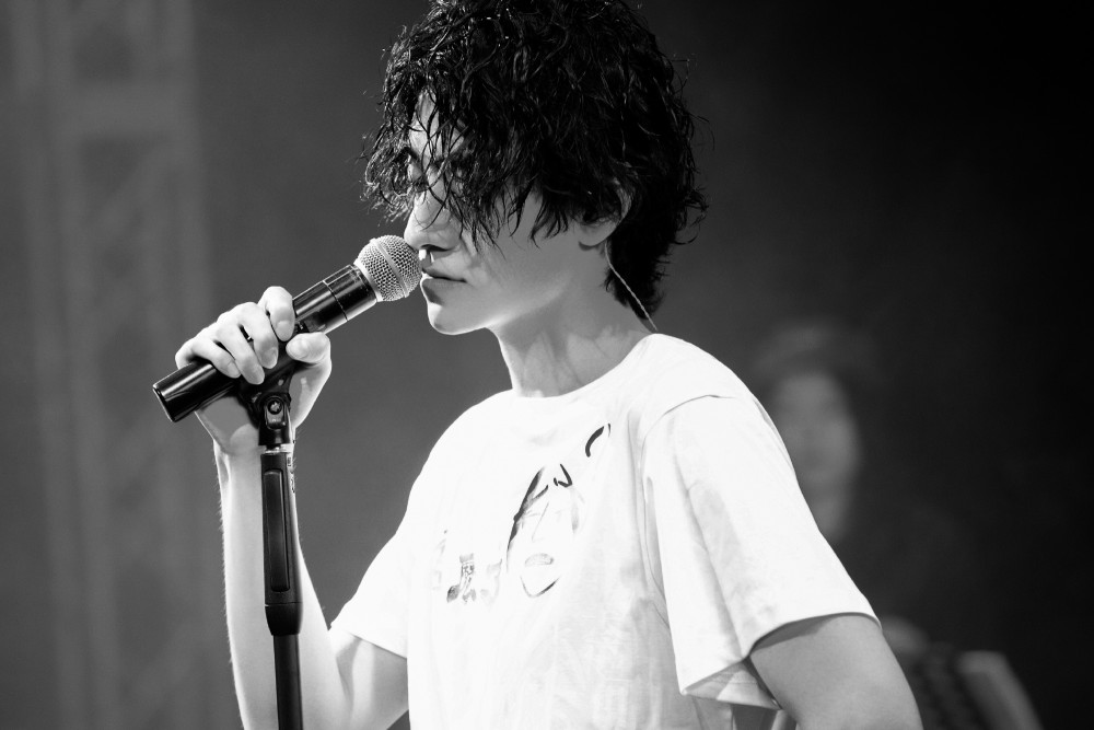 演唱会暴瘦情绪失控落泪郑云龙究竟怎么了