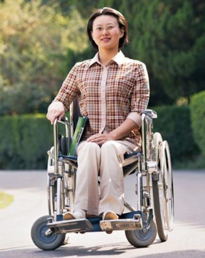 安徽女孩因误诊瘫痪29岁成为轮椅美女博士如今是高校著名教授
