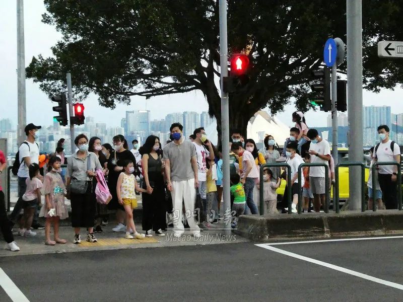 观音像海滨休憩区人气旺 腾讯新闻