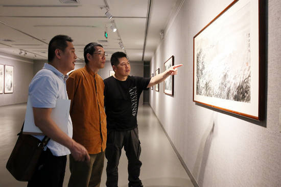 逐梦家山张复兴作品展在桂林市花桥美术馆开幕