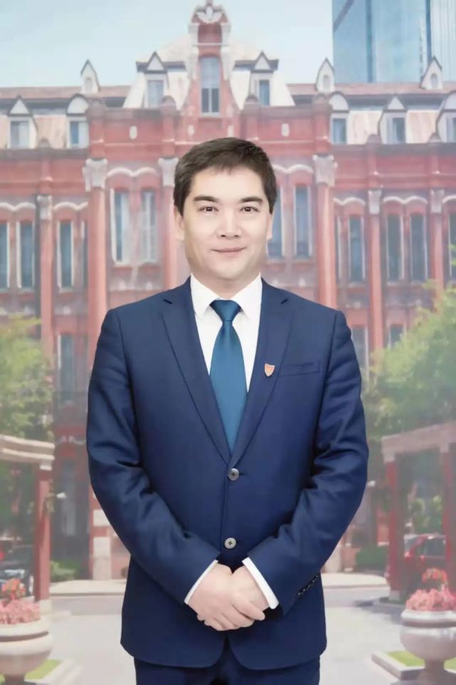 徐汇中学校长曾宪一创新向未来