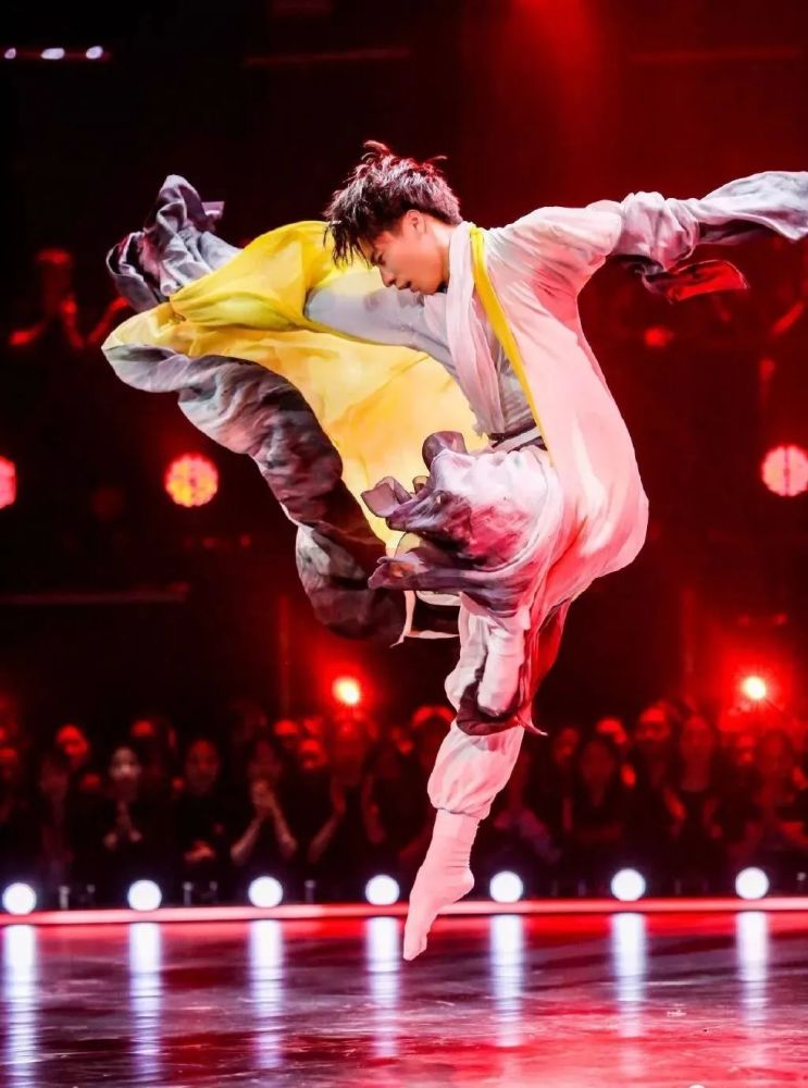 优秀舞者北京舞蹈学院苏海陆的古典舞练习片段潇洒又帅气