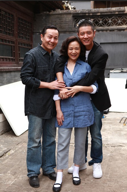 任重近照的确瘦了许多重回颜值巅峰41岁的他仍还是单身