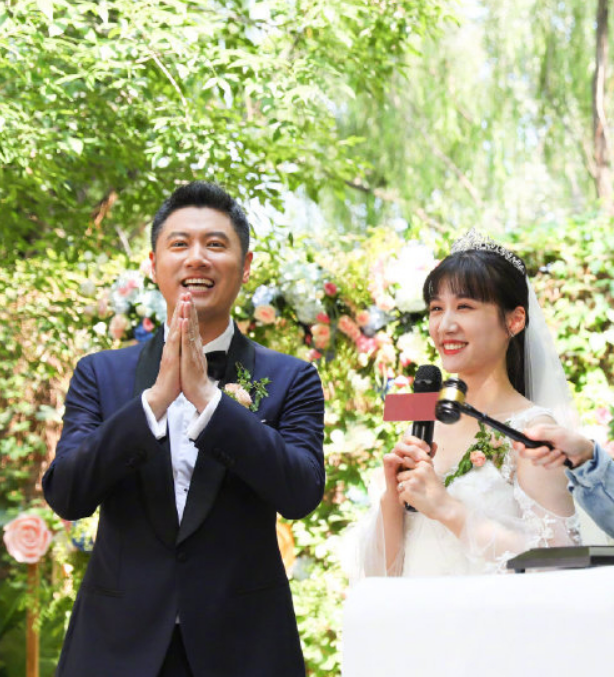 任重近照的确瘦了许多重回颜值巅峰41岁的他仍还是单身