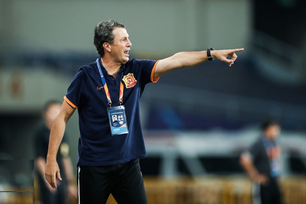 津门足坛故人再遇:"天津何塞 于根伟"变成"大连人何塞vs津门虎于根伟"