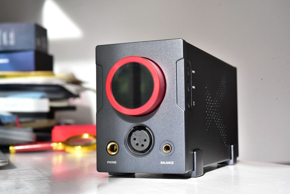 96英寸的oled屏用来查看解码状态.