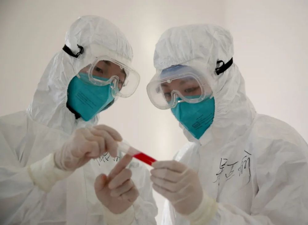 百年初心奋斗者从援鄂到援藏徐汇95后男护士马骏驰一次次说我来