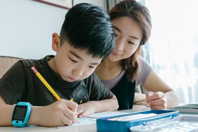 这样的陪读才是真的对孩子好,这3个错误做法要避免,父母要重视_腾讯