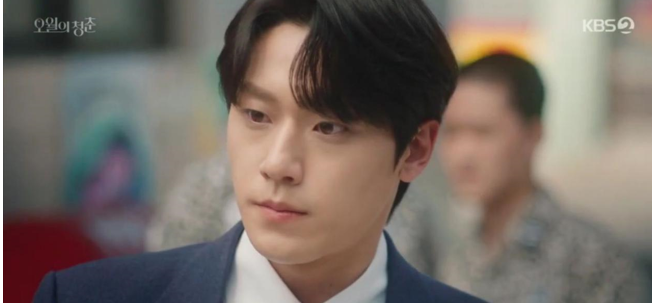 希泰虽然是医学高材生但是却一直被家族所控制,他觉得明熙能带给自己